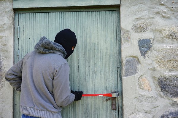 Comment réparer sa porte après un cambriolage ?