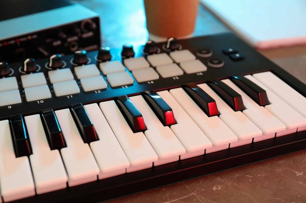 Pourquoi opter pour l'utilisation des claviers MIDI ?